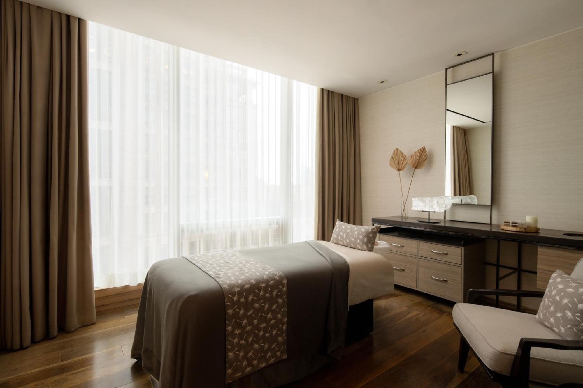 Four Seasons Hotel Toronto Bagian luar foto